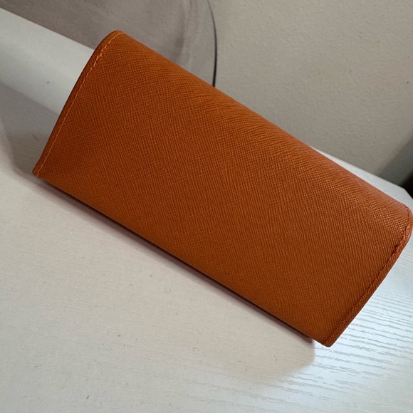 Tory Burch sunglasses case - Picture 4 of 5